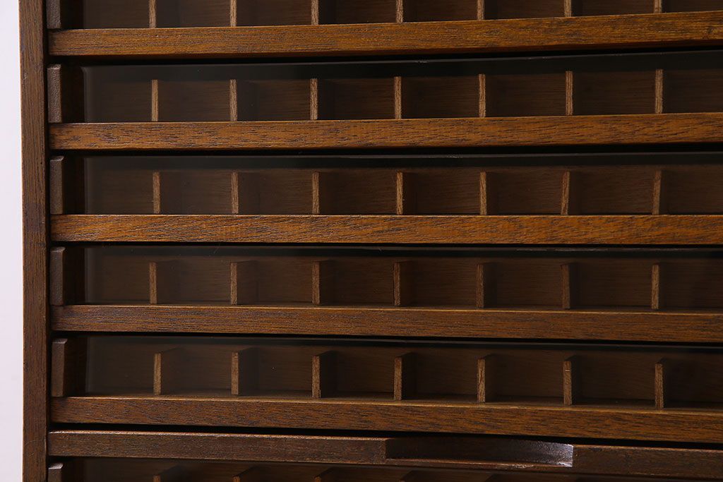 レトロ家具　昭和レトロ　古い木製のアンティーク糸ケース(引き出し)