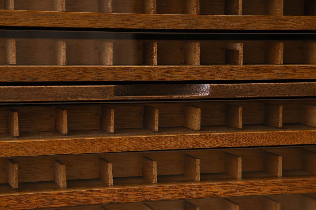 レトロ家具　昭和レトロ　古い木製のアンティーク糸ケース(引き出し)