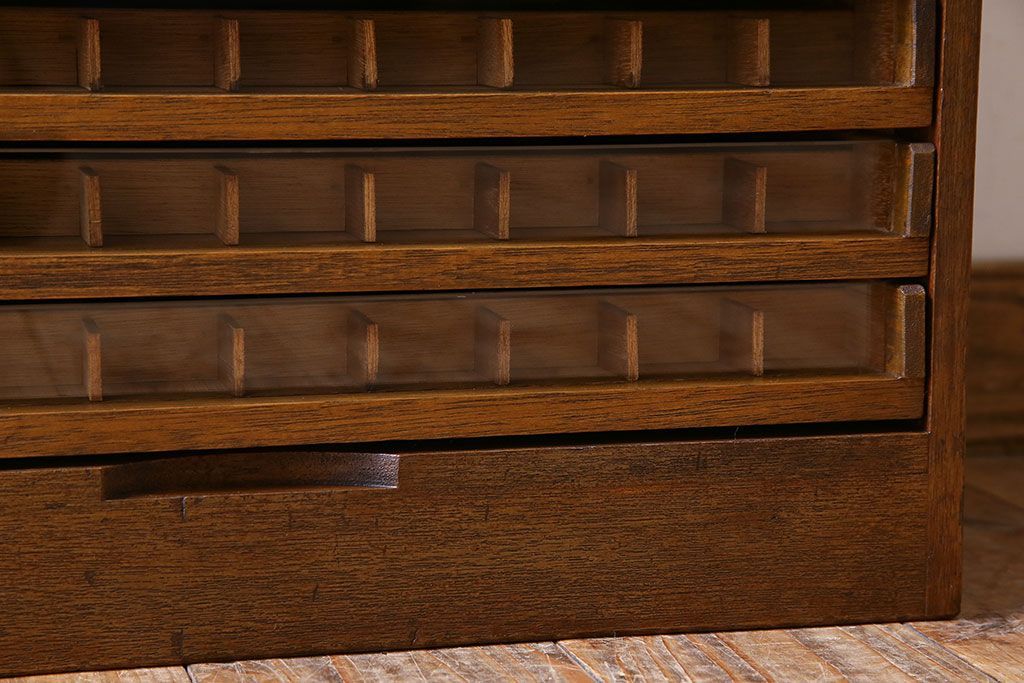 レトロ家具　昭和レトロ　古い木製のアンティーク糸ケース(引き出し)