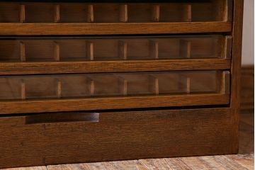 レトロ家具　昭和レトロ　古い木製のアンティーク糸ケース(引き出し)