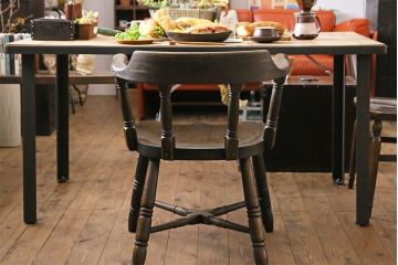 中古 飛騨産業　PROVINCIAL(プロヴィンシャル・プロビンシャル)　キツツキマーク　高級品　スモーカーズボウ(アームチェア)(定価約18万円)