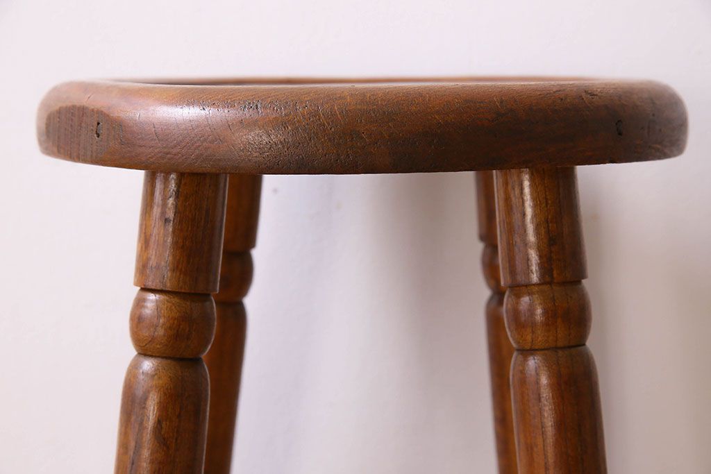 レトロ家具　和製アンティーク　シンプルレトロな丸型スツール