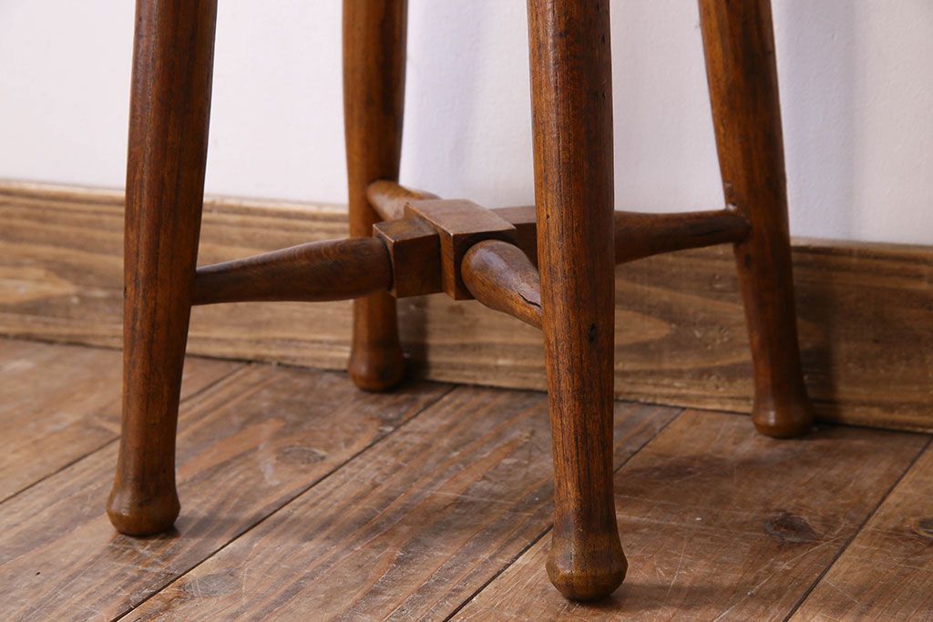 レトロ家具　和製アンティーク　シンプルレトロな丸型スツール