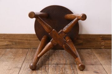 レトロ家具　和製アンティーク　シンプルレトロな丸型スツール