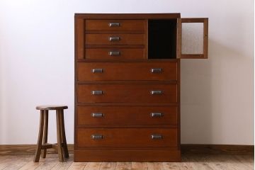 レトロ家具　ダイヤガラス入り! レトロな雰囲気漂う和製アンティークのチェスト