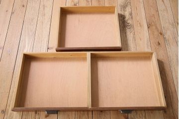 レトロ家具　ダイヤガラス入り! レトロな雰囲気漂う和製アンティークのチェスト