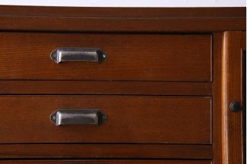 レトロ家具　ダイヤガラス入り! レトロな雰囲気漂う和製アンティークのチェスト