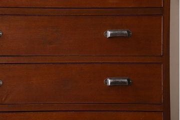 レトロ家具　ダイヤガラス入り! レトロな雰囲気漂う和製アンティークのチェスト