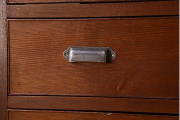 レトロ家具　ダイヤガラス入り! レトロな雰囲気漂う和製アンティークのチェスト