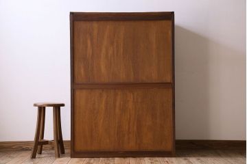 レトロ家具　ダイヤガラス入り! レトロな雰囲気漂う和製アンティークのチェスト