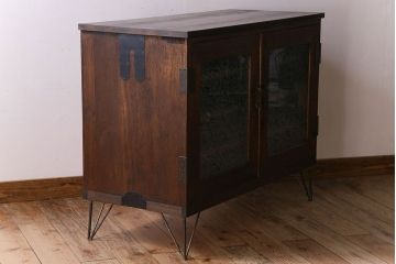 アンティーク家具　結霜ガラス入り!　和製アンティーク　鉄脚箪笥ローボード