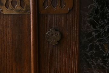 アンティーク家具　結霜ガラス入り!　和製アンティーク　鉄脚箪笥ローボード