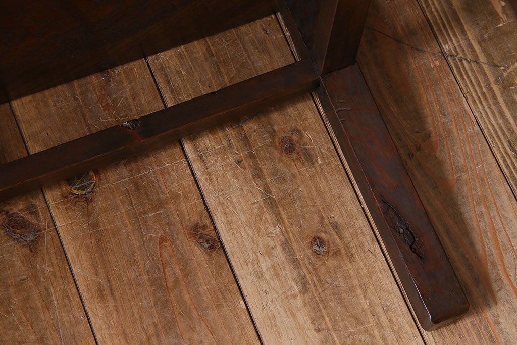 アンティーク家具　ジャンク品　天板一枚板! シンプルなデザイン　和製アンティークの座卓