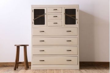 アンティーク家具　アンティークペイント　気泡ガラス入り!　おしゃれなデザインのチェスト