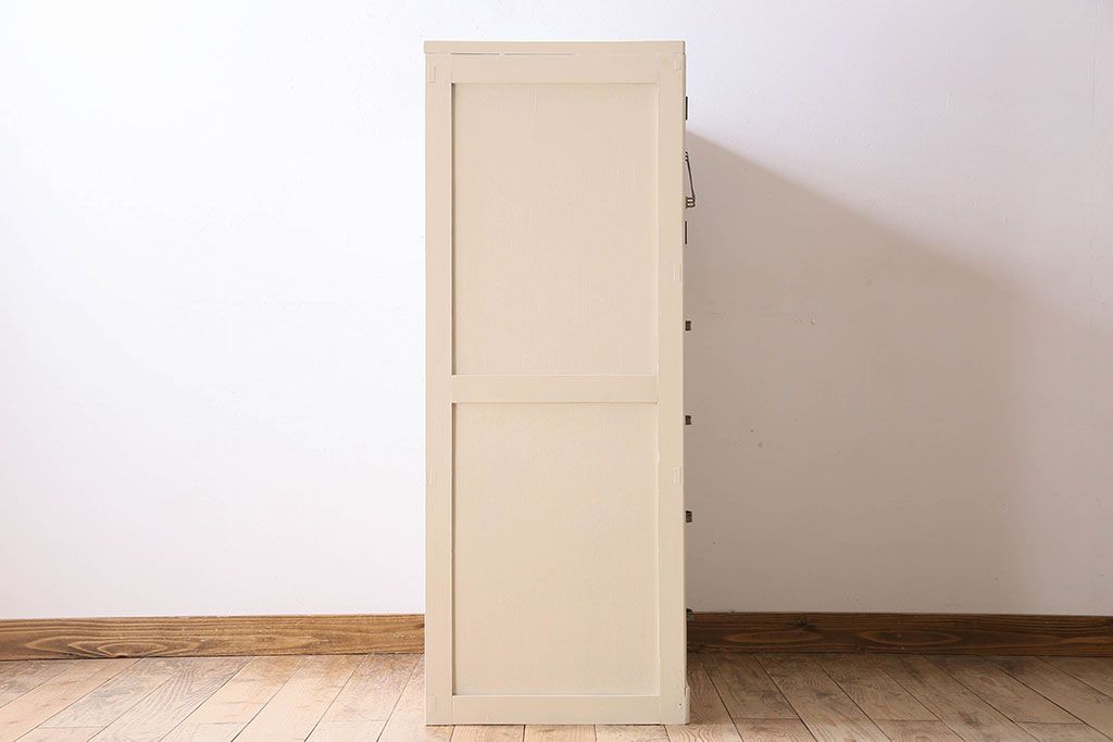 アンティーク家具　アンティークペイント　気泡ガラス入り!　おしゃれなデザインのチェスト