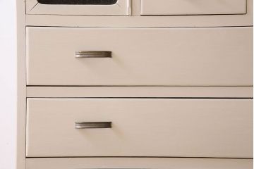 アンティーク家具　アンティークペイント　気泡ガラス入り!　おしゃれなデザインのチェスト