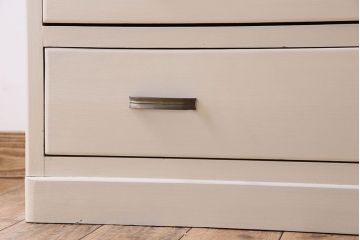 アンティーク家具　アンティークペイント　気泡ガラス入り!　おしゃれなデザインのチェスト