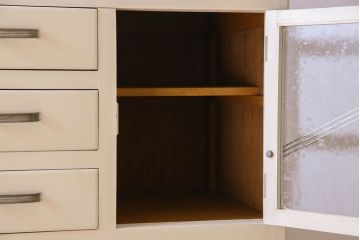 アンティーク家具　アンティークペイント　気泡ガラス入り!　おしゃれなデザインのチェスト