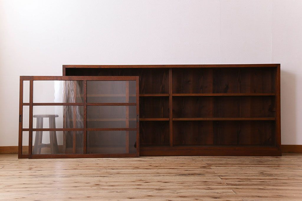 アンティーク家具　和製アンティーク　タモ材使用! ガラス引き戸の和モダンな横長特大収納棚