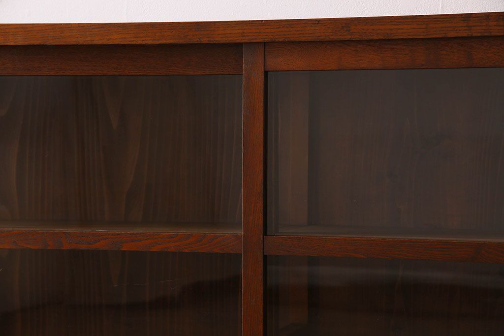 アンティーク家具　和製アンティーク　タモ材使用! ガラス引き戸の和モダンな横長特大収納棚