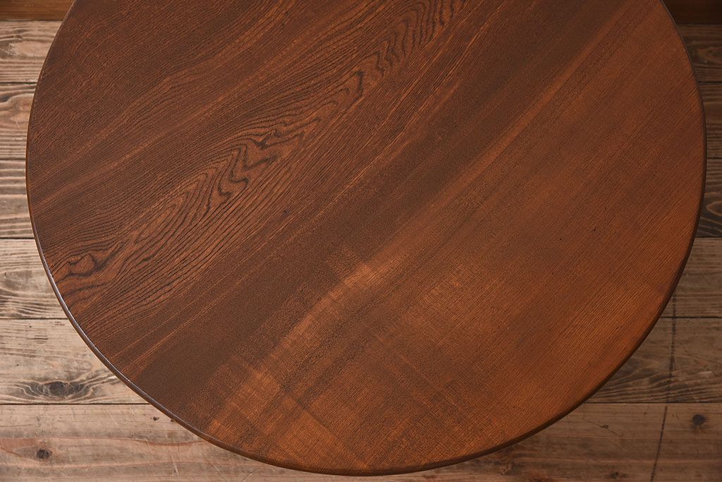 レトロ家具　昭和レトロ　シンプルなデザインの丸型アンティークカフェテーブル