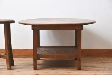 レトロ家具　昭和レトロ　シンプルなデザインの丸型アンティークカフェテーブル