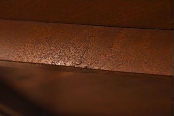 レトロ家具　昭和レトロ　シンプルなデザインの丸型アンティークカフェテーブル