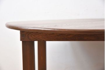 レトロ家具　昭和レトロ　シンプルなデザインの丸型アンティークカフェテーブル