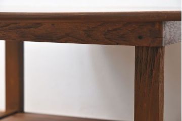 レトロ家具　昭和レトロ　シンプルなデザインの丸型アンティークカフェテーブル