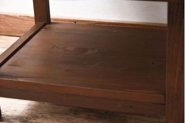 レトロ家具　昭和レトロ　シンプルなデザインの丸型アンティークカフェテーブル