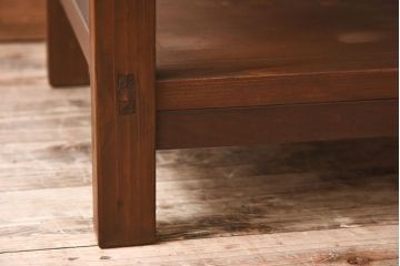 レトロ家具　昭和レトロ　シンプルなデザインの丸型アンティークカフェテーブル