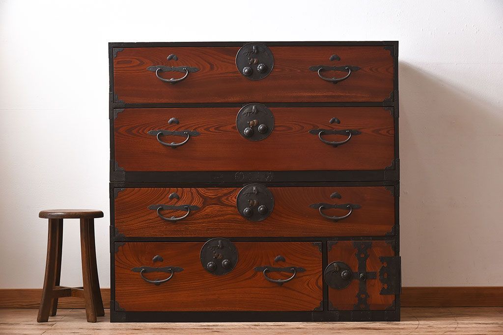 アンティーク家具　和製アンティーク　明治大正期　前面欅材　二本松重ね箪笥(衣装箪笥)