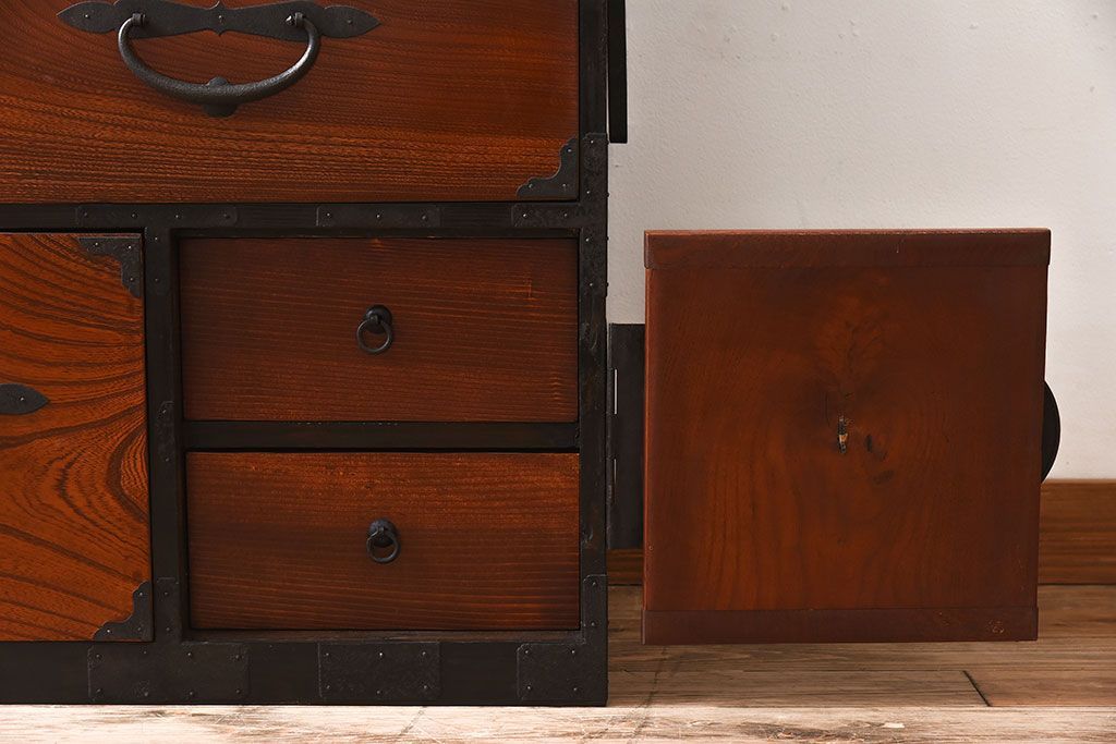 アンティーク家具　和製アンティーク　明治大正期　前面欅材　二本松重ね箪笥(衣装箪笥)