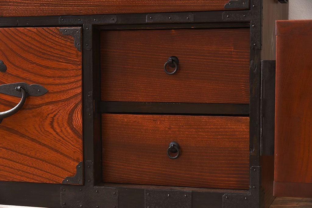 アンティーク家具　和製アンティーク　明治大正期　前面欅材　二本松重ね箪笥(衣装箪笥)