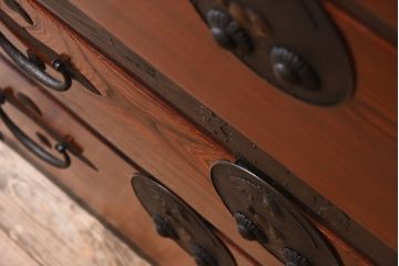 アンティーク家具　和製アンティーク　明治大正期　前面欅材　二本松重ね箪笥(衣装箪笥)