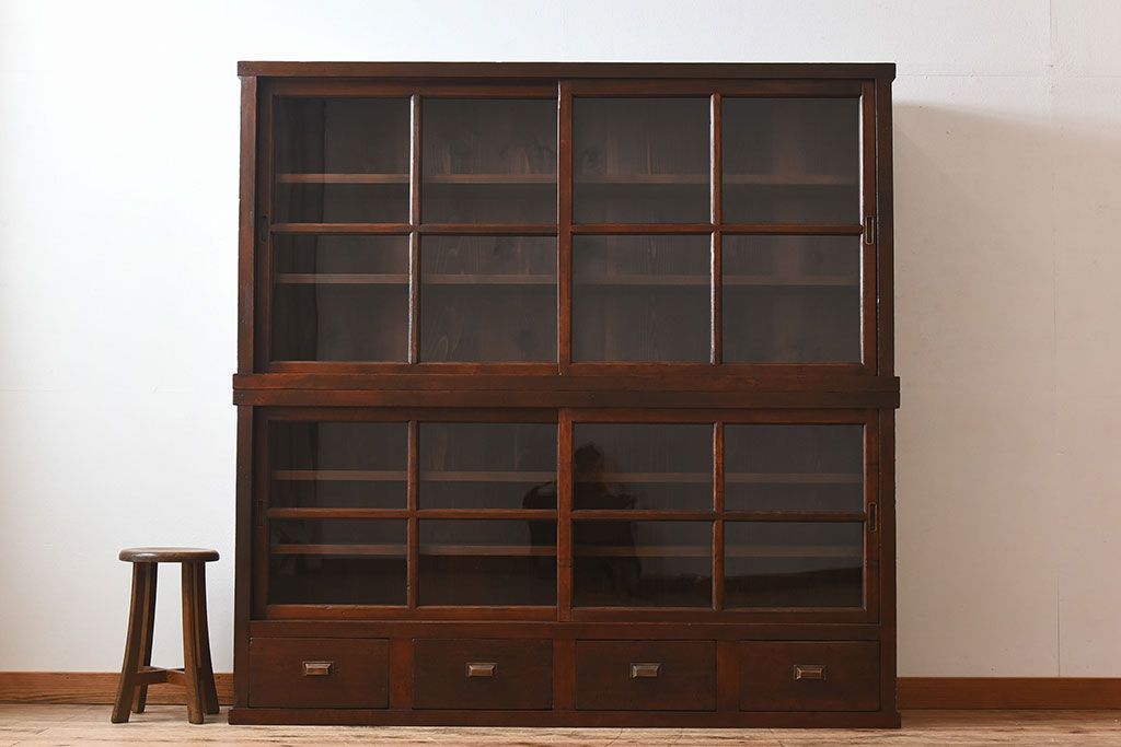 アンティーク家具　和製アンティーク　檜材!ガラス引き戸の和モダンな重ね収納棚