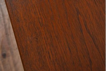 ヴィンテージ家具　北欧ビンテージ　デンマーク製　チーク材のシンプルなコーヒーテーブル