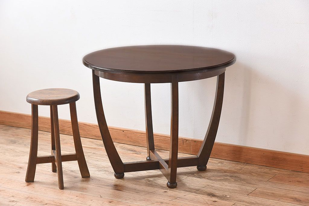 アンティーク家具　和製アンティーク　カバ材!お洒落なデザインのラウンドカフェテーブル