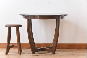 アンティーク家具　和製アンティーク　カバ材!お洒落なデザインのラウンドカフェテーブル