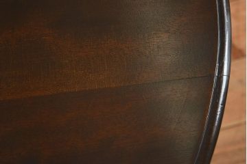 アンティーク家具　和製アンティーク　カバ材!お洒落なデザインのラウンドカフェテーブル