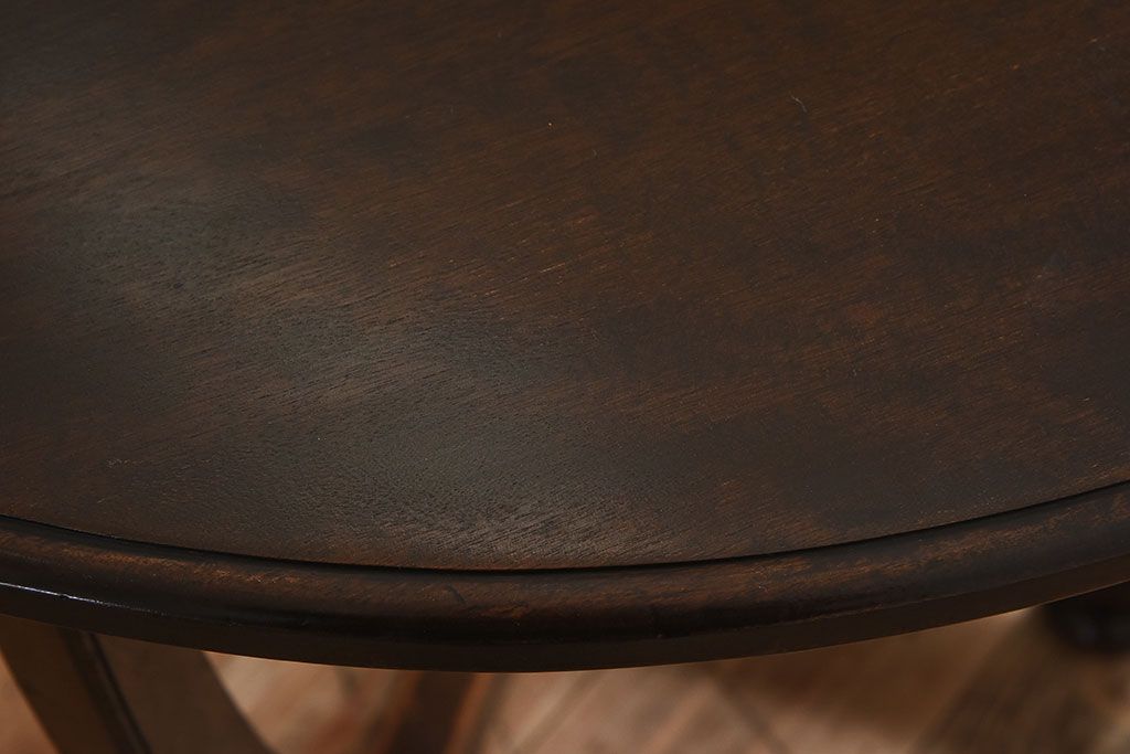 アンティーク家具　和製アンティーク　カバ材!お洒落なデザインのラウンドカフェテーブル