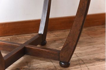 アンティーク家具　和製アンティーク　カバ材!お洒落なデザインのラウンドカフェテーブル