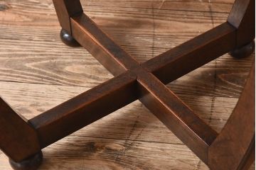 アンティーク家具　和製アンティーク　カバ材!お洒落なデザインのラウンドカフェテーブル