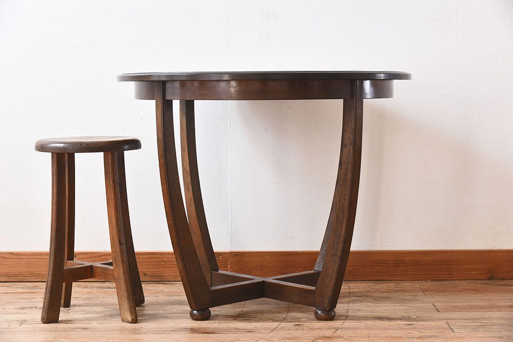 アンティーク家具　和製アンティーク　カバ材!お洒落なデザインのラウンドカフェテーブル