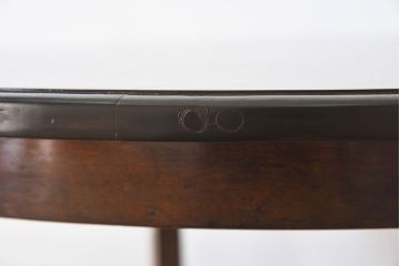 アンティーク家具　和製アンティーク　カバ材!お洒落なデザインのラウンドカフェテーブル