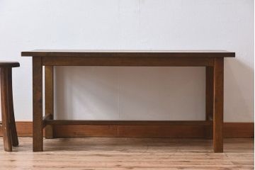 レトロ家具　ナラ材製!アンティーク　レトロな雰囲気の子供用机(デスク)