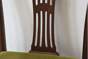 アンティーク家具　イギリスアンティーク　高級品　チーク材製のシンプルなアームチェア