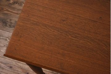 アンティーク家具　フランスアンティーク　オーク材!シンプルなデザインのカフェテーブル