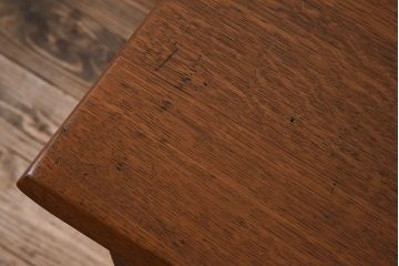 アンティーク家具　フランスアンティーク　オーク材!シンプルなデザインのカフェテーブル