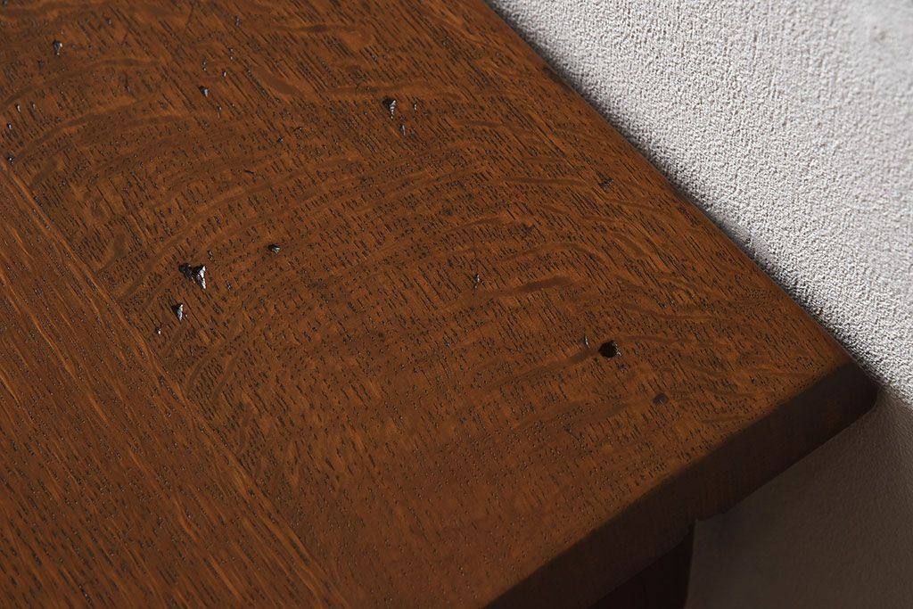 アンティーク家具　フランスアンティーク　オーク材!シンプルなデザインのカフェテーブル